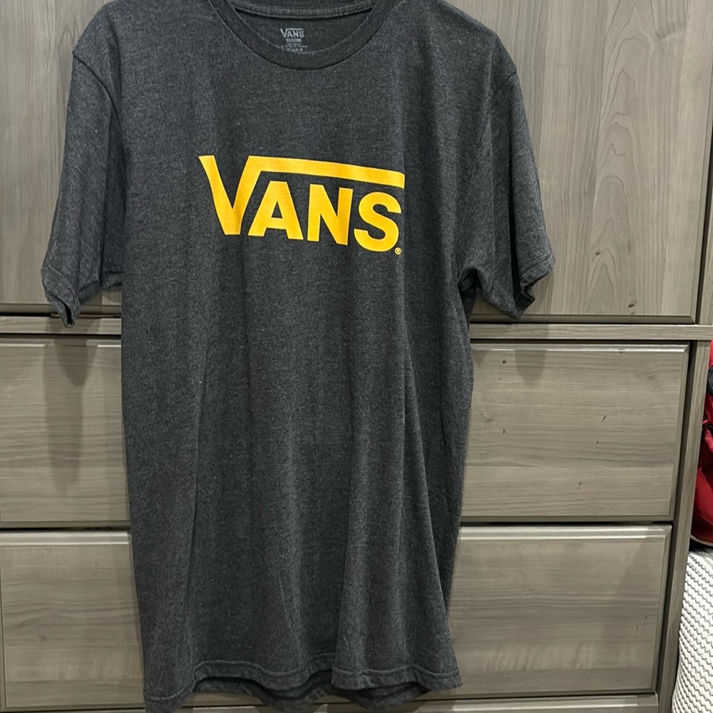 Vans t shirt, men’s size medium. Fits a women’s L/XL